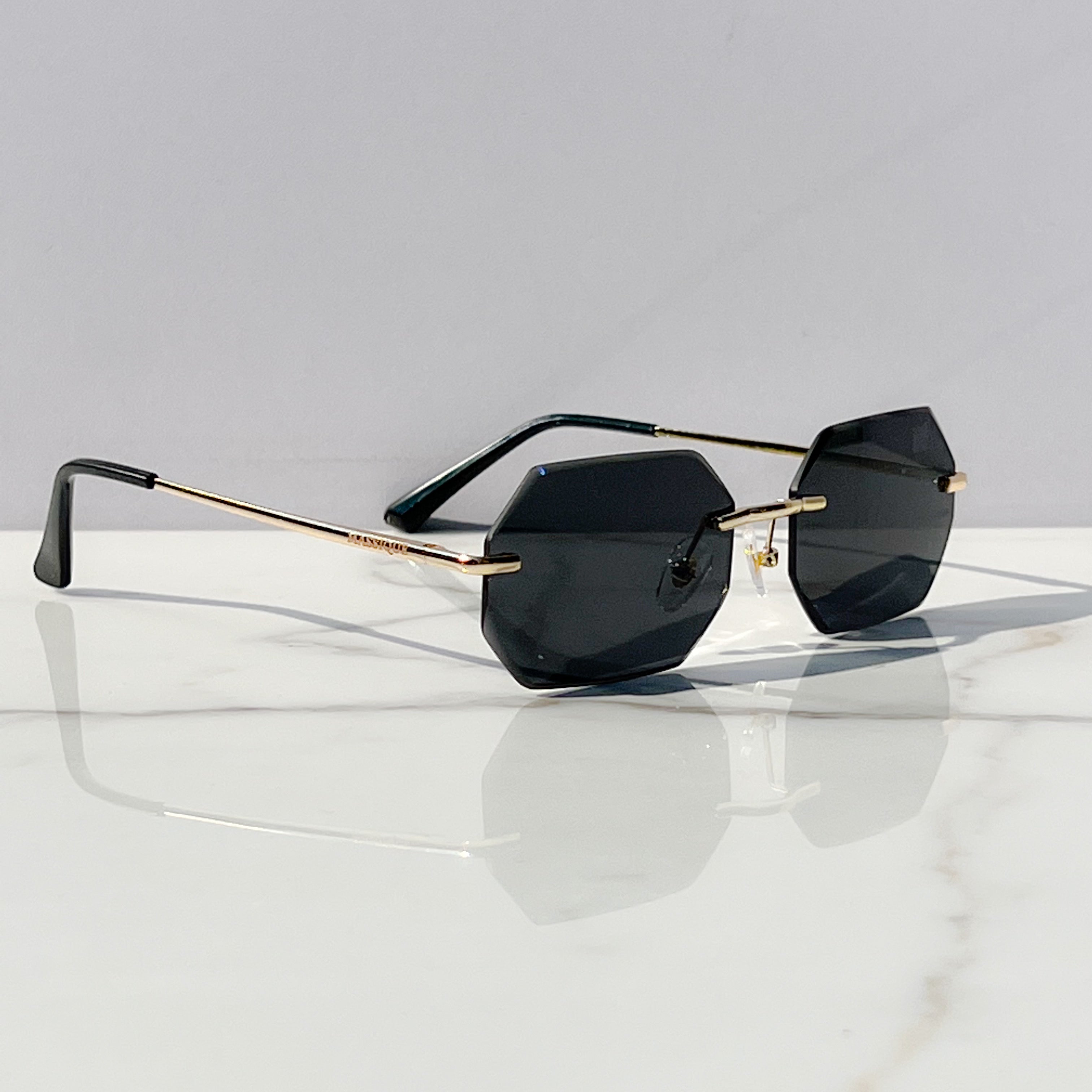 Aurum Black